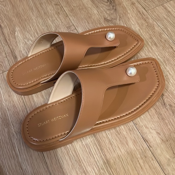 Sandals - Picture 2 of 3